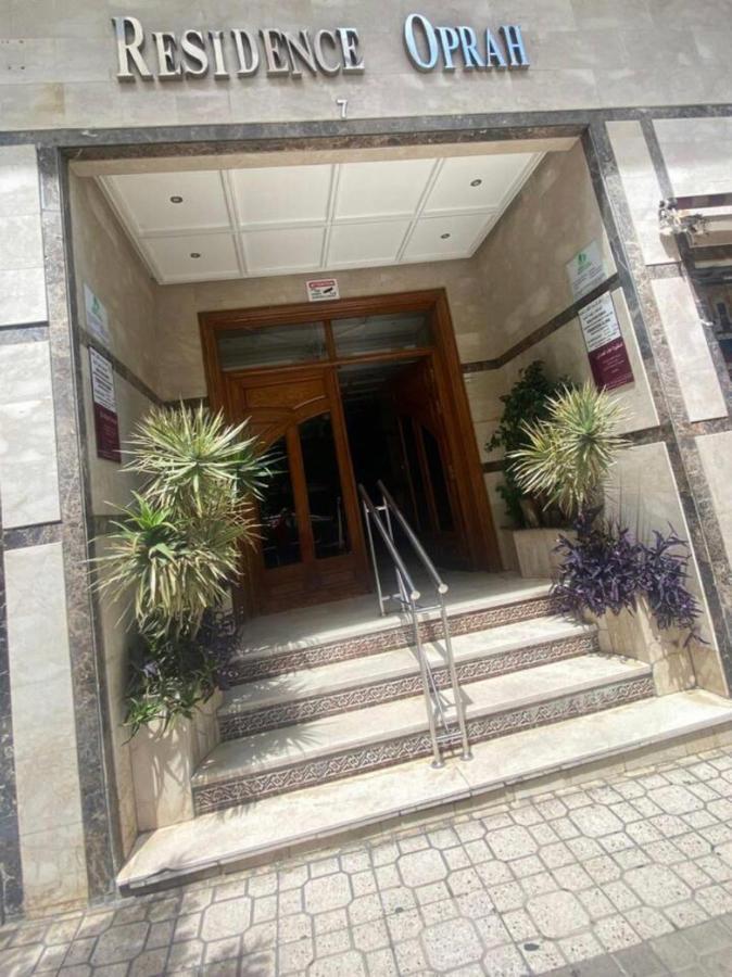 Appartement Elegant Et Climatise Au Centre Avec Terrasse - Proche Plage Et Attractions ! Tanger Exteriör bild