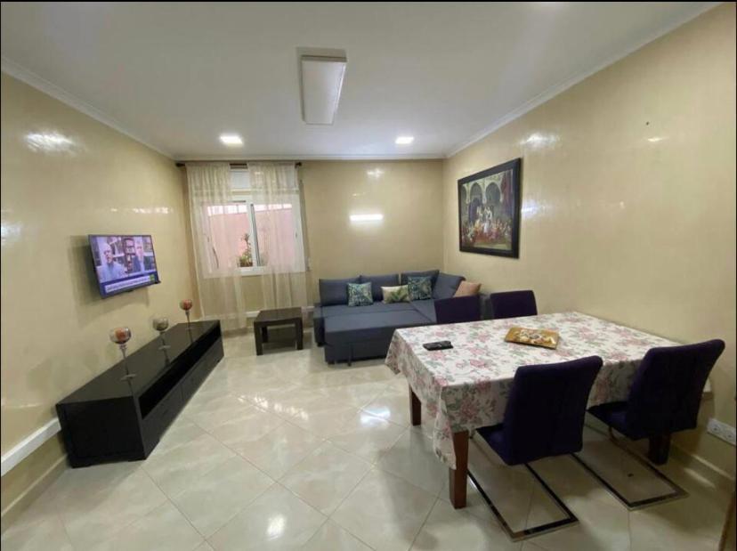 Appartement Elegant Et Climatise Au Centre Avec Terrasse - Proche Plage Et Attractions ! Tanger Exteriör bild