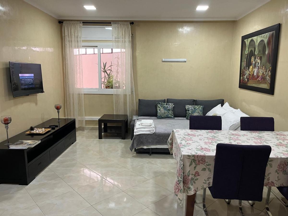 Appartement Elegant Et Climatise Au Centre Avec Terrasse - Proche Plage Et Attractions ! Tanger Exteriör bild